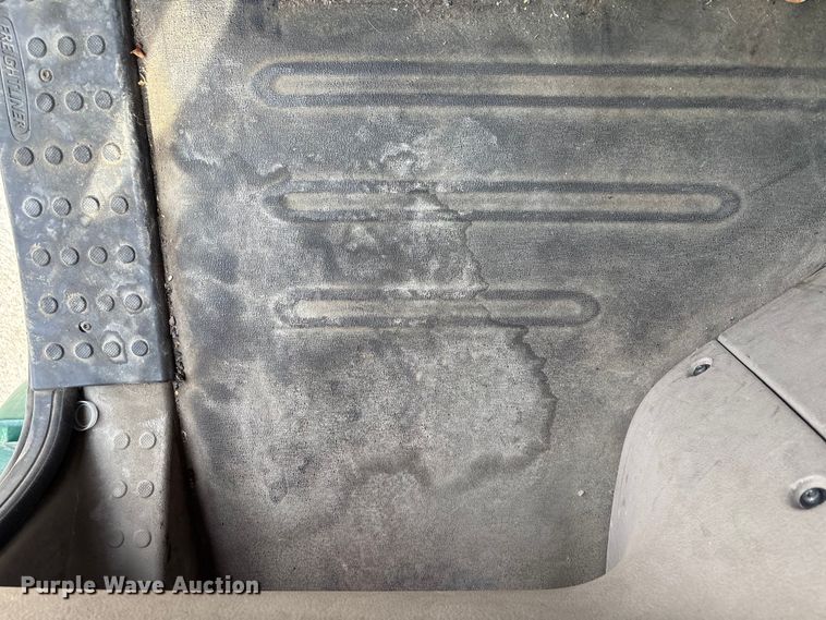 image for item FG1003 2017 Freightliner Cascadia 125 semi truck