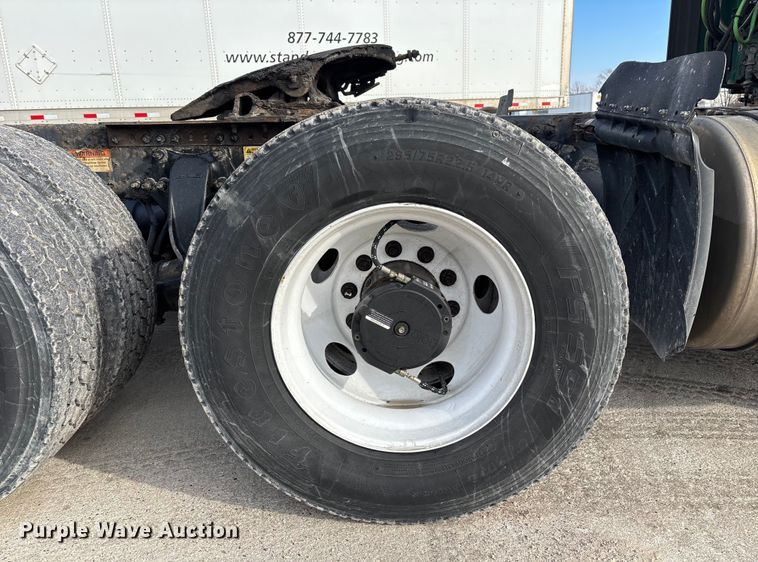 image for item FG1003 2017 Freightliner Cascadia 125 semi truck