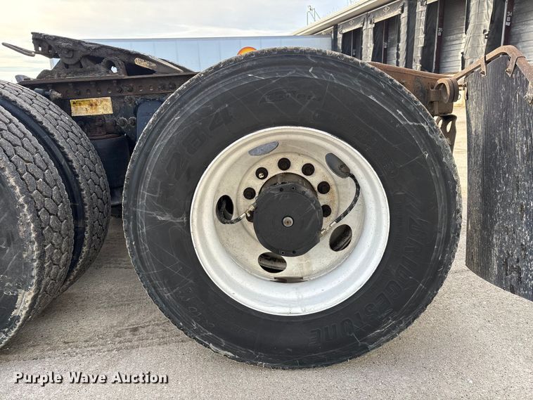 image for item FG1003 2017 Freightliner Cascadia 125 semi truck