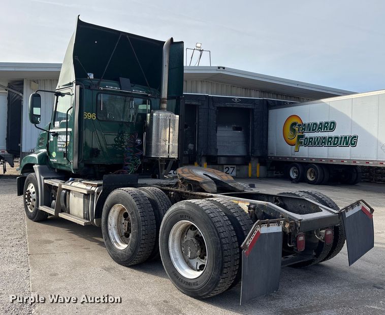 image for item FG1004 2016 Mack CXU613 semi truck