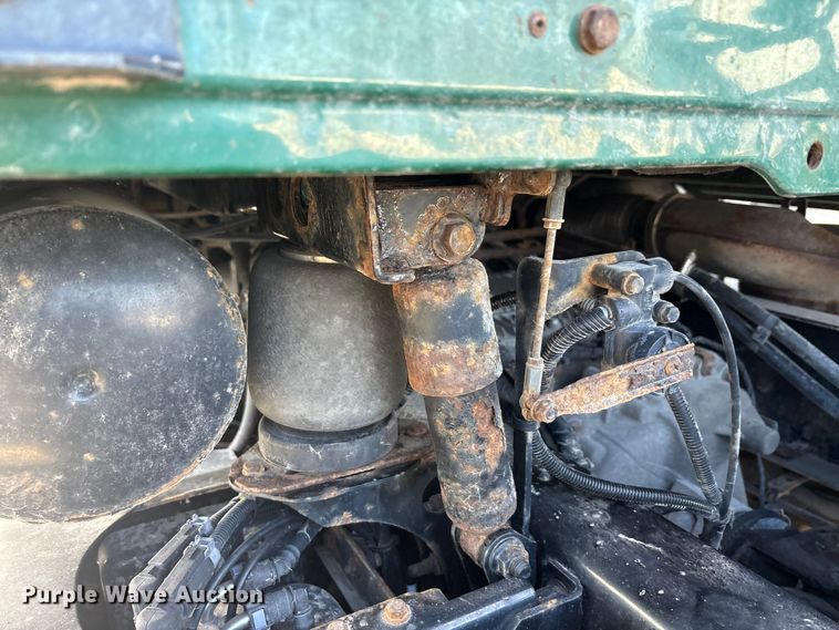 image for item FG1004 2016 Mack CXU613 semi truck