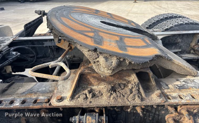 image for item FG1004 2016 Mack CXU613 semi truck