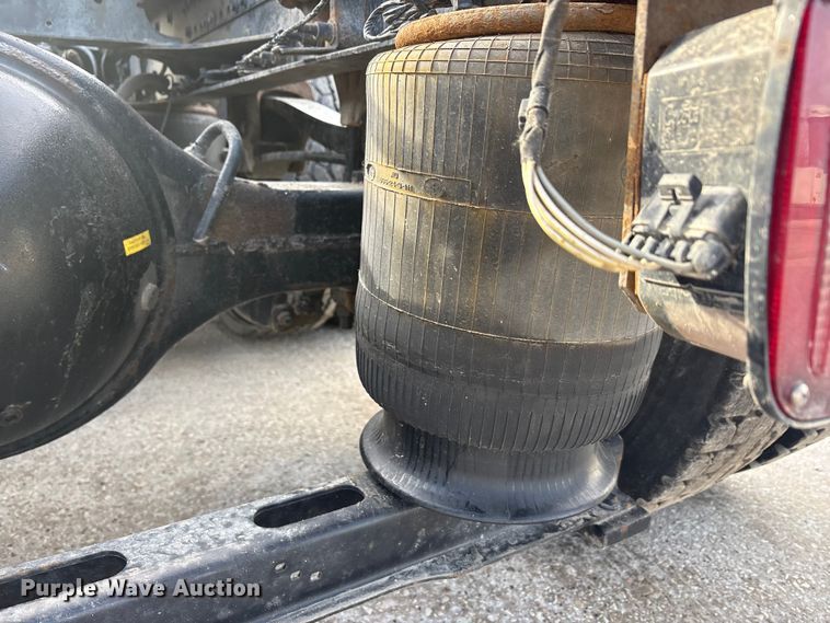 image for item FG1004 2016 Mack CXU613 semi truck