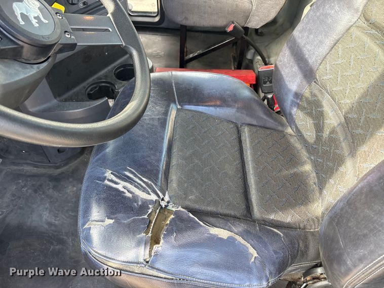 image for item FG1004 2016 Mack CXU613 semi truck