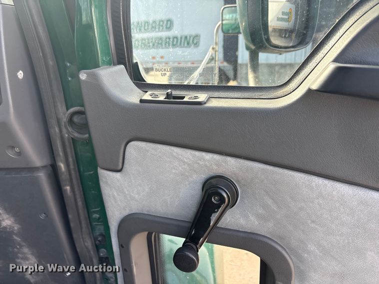 image for item FG1004 2016 Mack CXU613 semi truck