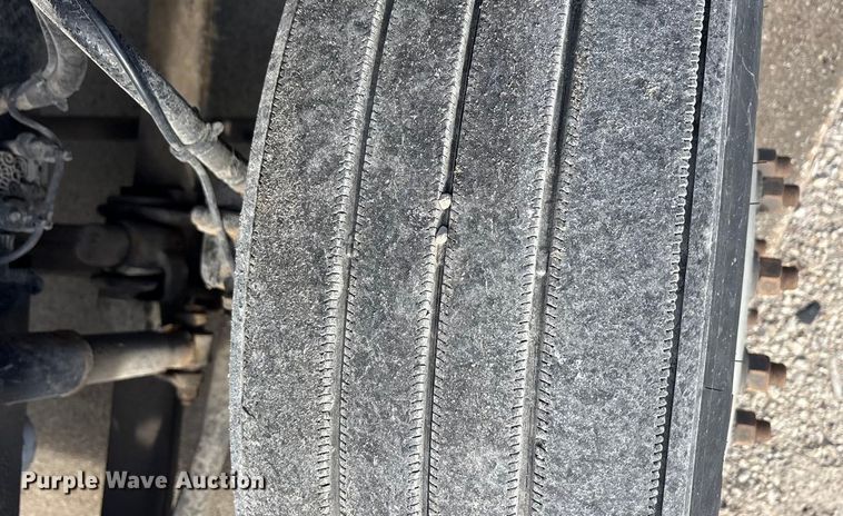 image for item FG1004 2016 Mack CXU613 semi truck