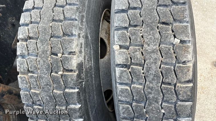 image for item FG1004 2016 Mack CXU613 semi truck