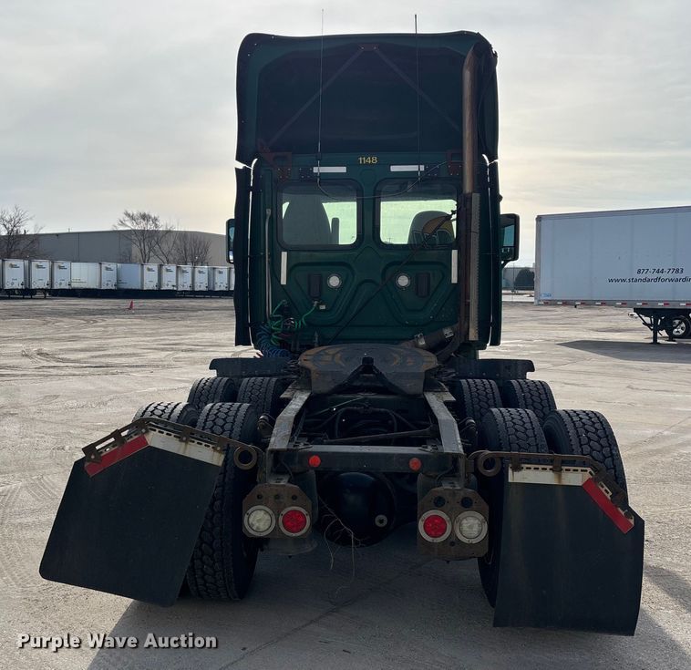 image for item FG1005 2017 Freightliner Cascadia 125 semi truck