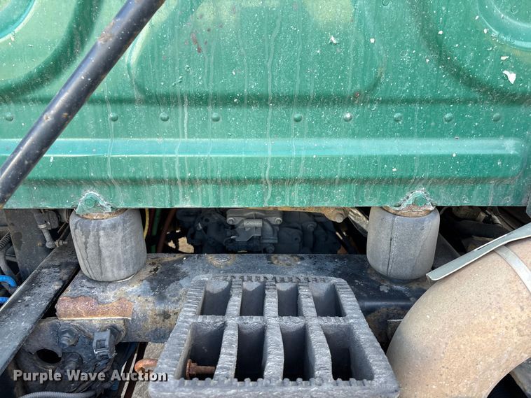 image for item FG1005 2017 Freightliner Cascadia 125 semi truck