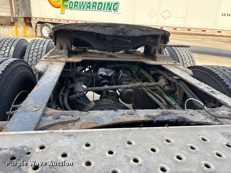 image for item FG1005 2017 Freightliner Cascadia 125 semi truck