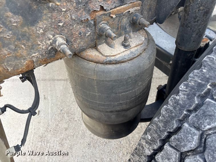 image for item FG1005 2017 Freightliner Cascadia 125 semi truck