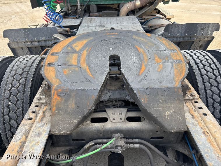 image for item FG1005 2017 Freightliner Cascadia 125 semi truck