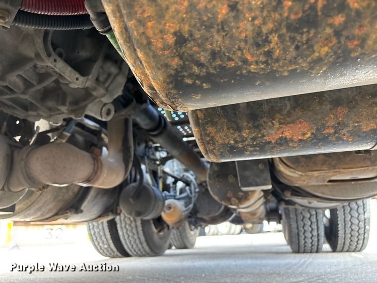 image for item FG1005 2017 Freightliner Cascadia 125 semi truck