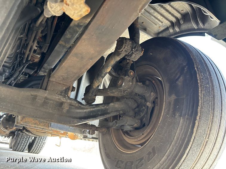 image for item FG1005 2017 Freightliner Cascadia 125 semi truck