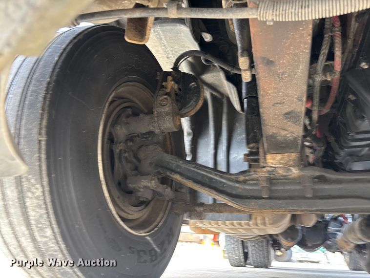 image for item FG1005 2017 Freightliner Cascadia 125 semi truck