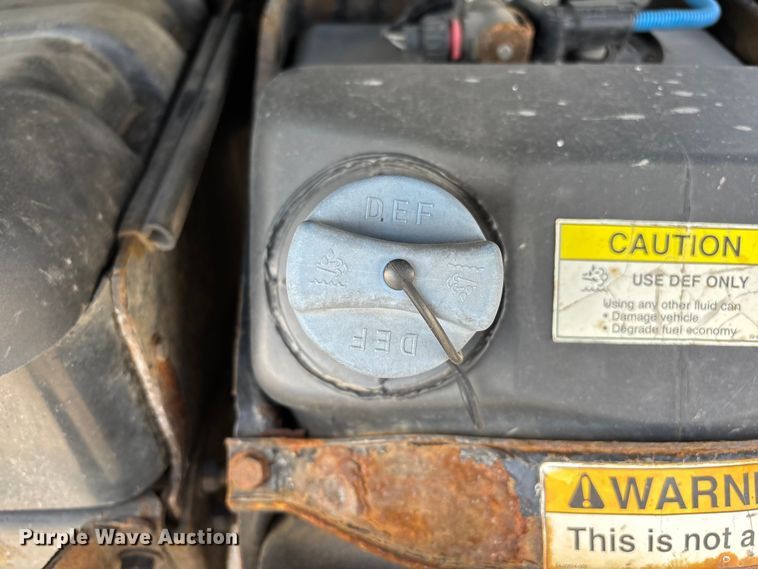 image for item FG1005 2017 Freightliner Cascadia 125 semi truck