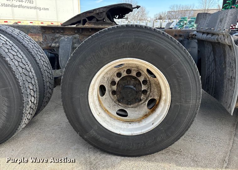 image for item FG1005 2017 Freightliner Cascadia 125 semi truck