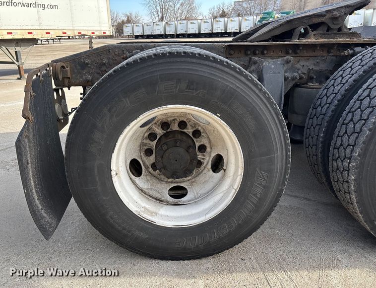 image for item FG1005 2017 Freightliner Cascadia 125 semi truck