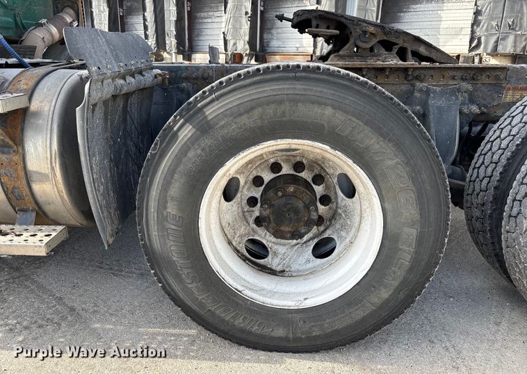 image for item FG1005 2017 Freightliner Cascadia 125 semi truck