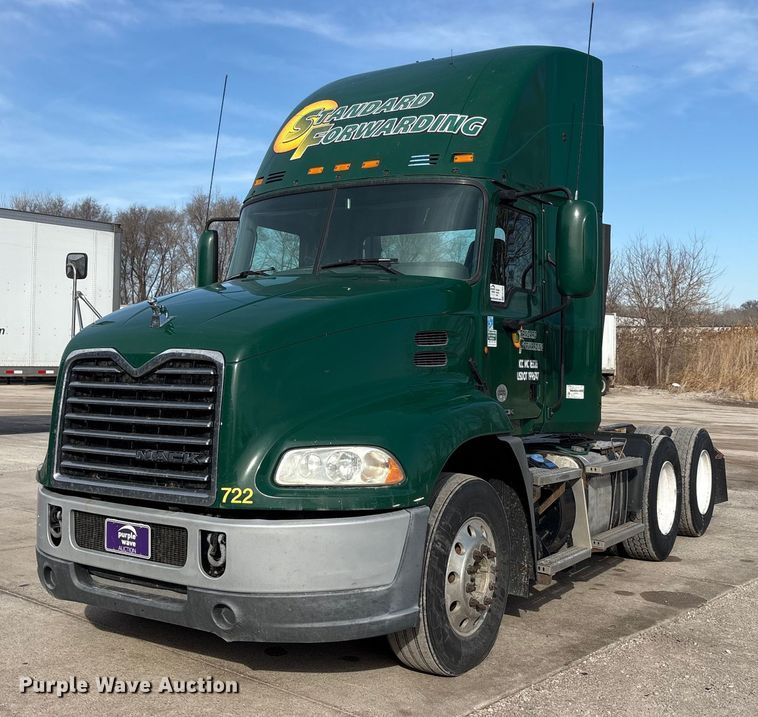 image for item FG1006 2016 Mack CXU613 semi truck