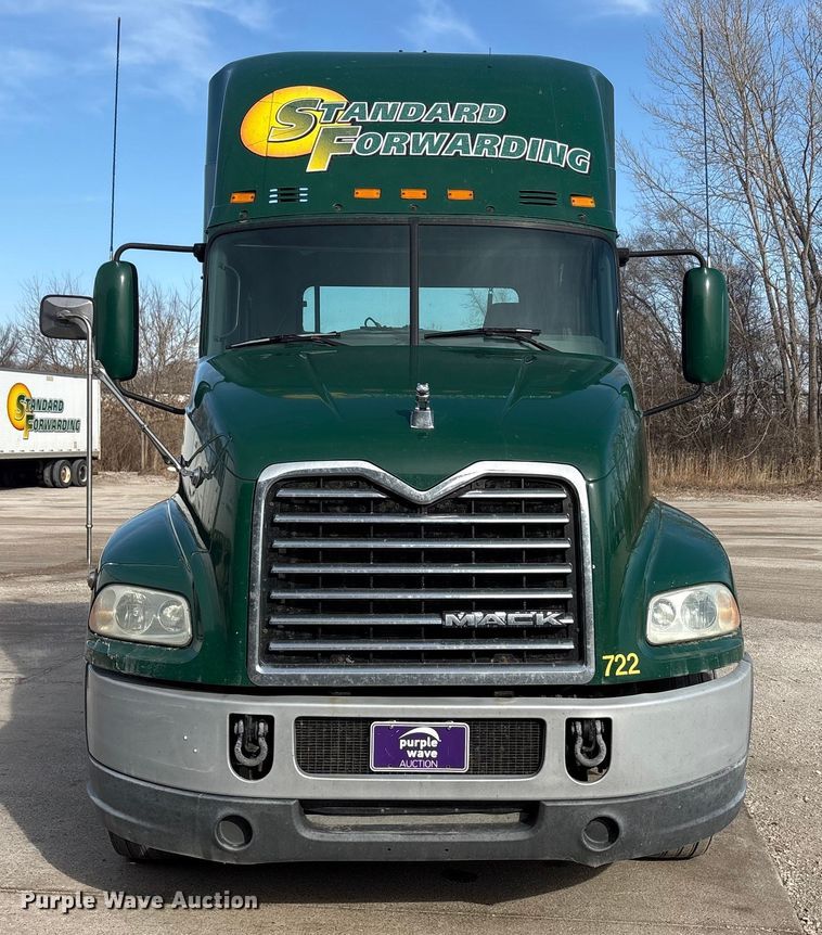 image for item FG1006 2016 Mack CXU613 semi truck