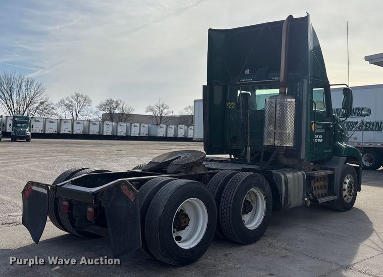 image for item FG1006 2016 Mack CXU613 semi truck