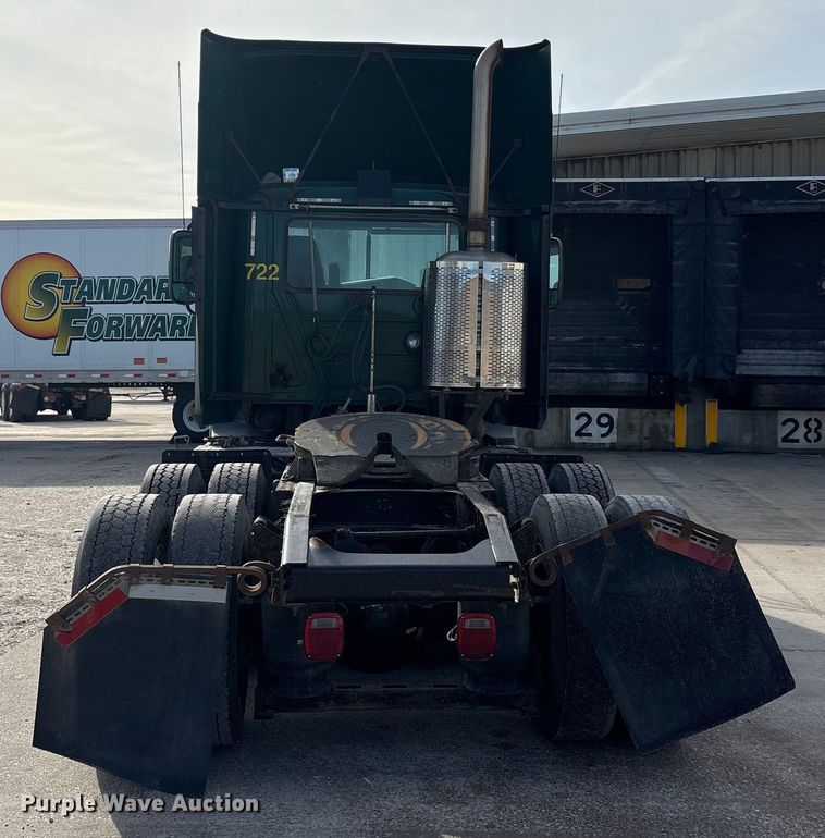 image for item FG1006 2016 Mack CXU613 semi truck