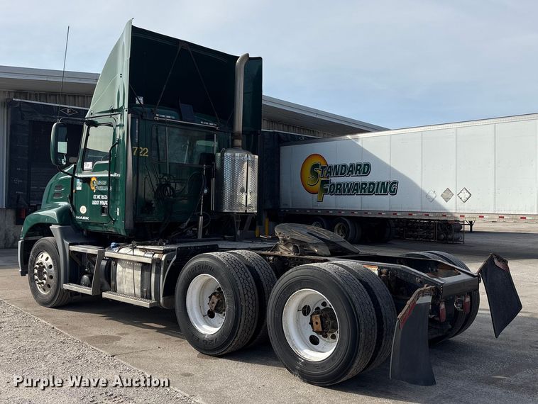 image for item FG1006 2016 Mack CXU613 semi truck