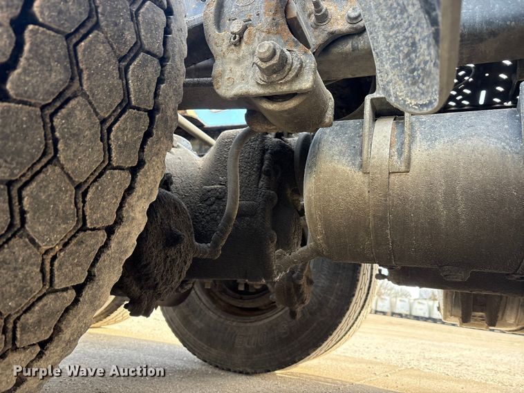 image for item FG1006 2016 Mack CXU613 semi truck