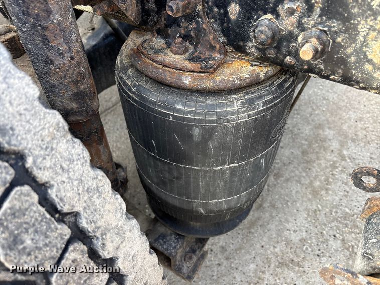 image for item FG1006 2016 Mack CXU613 semi truck