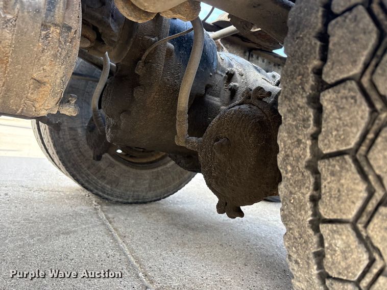 image for item FG1006 2016 Mack CXU613 semi truck