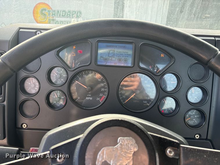 image for item FG1006 2016 Mack CXU613 semi truck