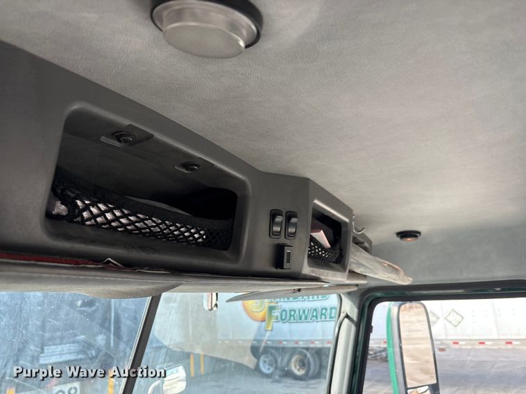 image for item FG1006 2016 Mack CXU613 semi truck