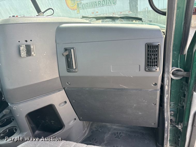 image for item FG1006 2016 Mack CXU613 semi truck