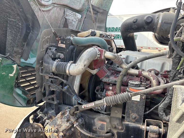 image for item FG1006 2016 Mack CXU613 semi truck