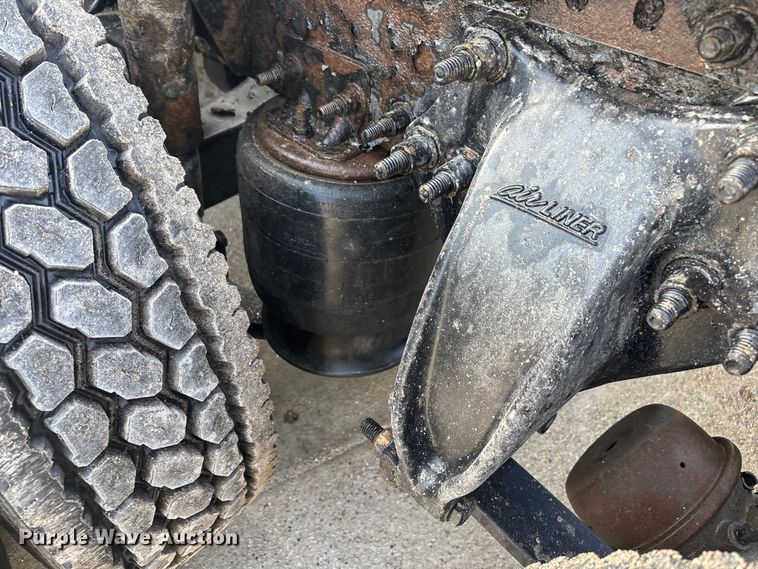 image for item FG1007 2017 Freightliner Cascadia 125 semi truck