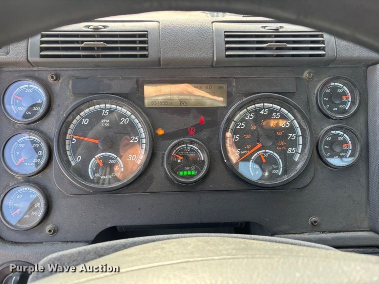 image for item FG1007 2017 Freightliner Cascadia 125 semi truck