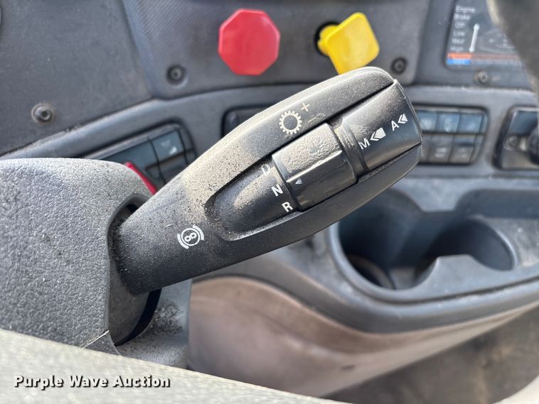 image for item FG1007 2017 Freightliner Cascadia 125 semi truck