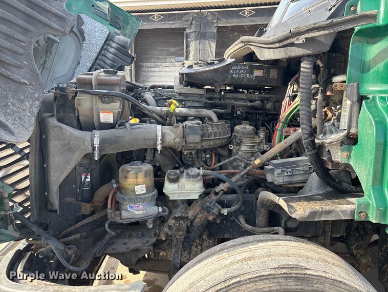 image for item FG1007 2017 Freightliner Cascadia 125 semi truck