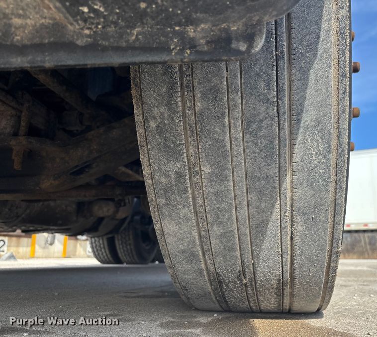 image for item FG1007 2017 Freightliner Cascadia 125 semi truck