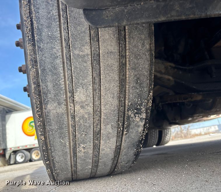 image for item FG1007 2017 Freightliner Cascadia 125 semi truck