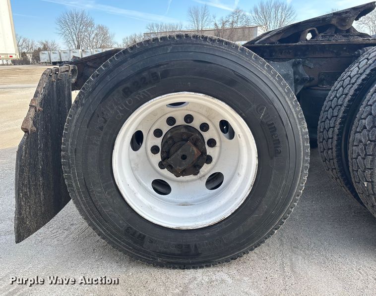 image for item FG1007 2017 Freightliner Cascadia 125 semi truck