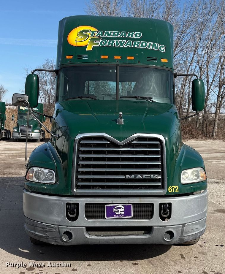 image for item FG1008 2016 Mack CXU613 semi truck