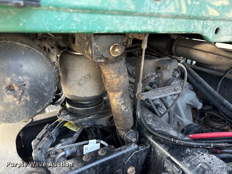 image for item FG1008 2016 Mack CXU613 semi truck