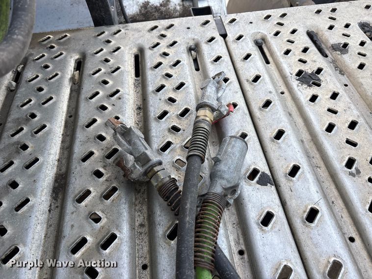 image for item FG1008 2016 Mack CXU613 semi truck