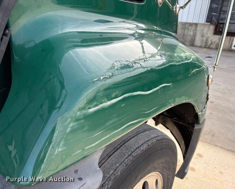 image for item FG1008 2016 Mack CXU613 semi truck