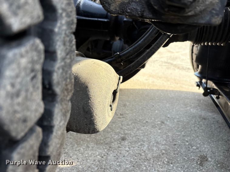 image for item FG1008 2016 Mack CXU613 semi truck