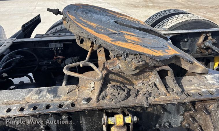 image for item FG1008 2016 Mack CXU613 semi truck