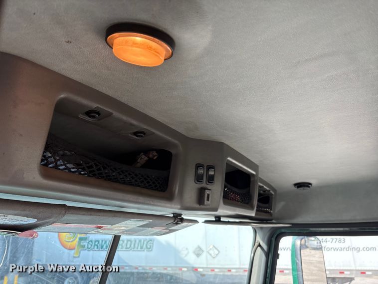 image for item FG1008 2016 Mack CXU613 semi truck