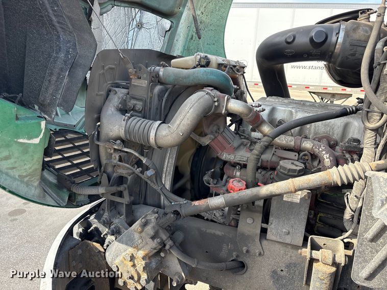 image for item FG1008 2016 Mack CXU613 semi truck